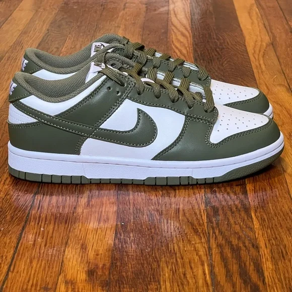 Nike Dunk (W) Olive Green - Picture 1 of 4